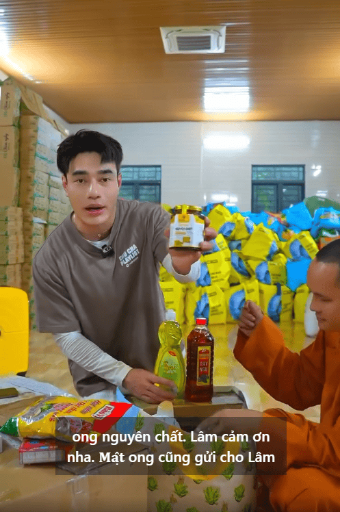 Cùng Monabee và Lê Dương Bảo Lâm mang Tết ấm áp đến bà con khó khăn